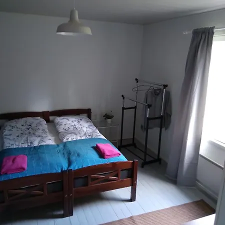 Huoneisto Tilava Omakotitalo Maaseudulla