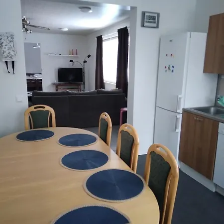 Tilava Omakotitalo Maaseudulla Huoneisto