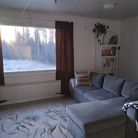 Huoneisto Tilava Omakotitalo Maaseudulla *